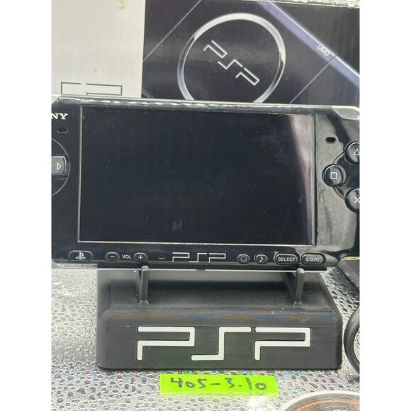 Black psp 3000 w/charger,game, memory card & new battery w/ box and manual - Picture 2 of 8